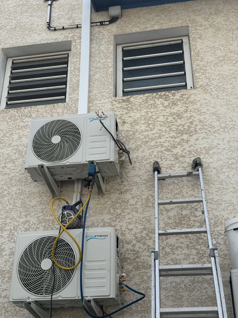 Intervention KLIM-AH sur des groupes extérieurs fixés en façade